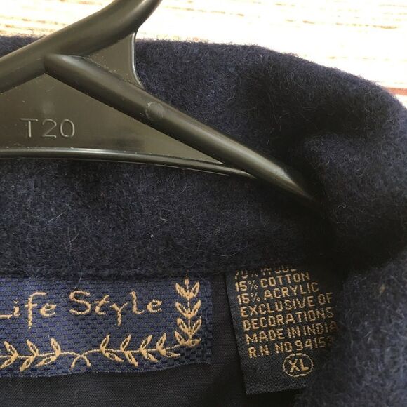 VINTAGE LIFESTYLE WOOL VEST WITH TAPESTRY WINTER SCENE IN NAVY BLUE - Picture 5 of 7